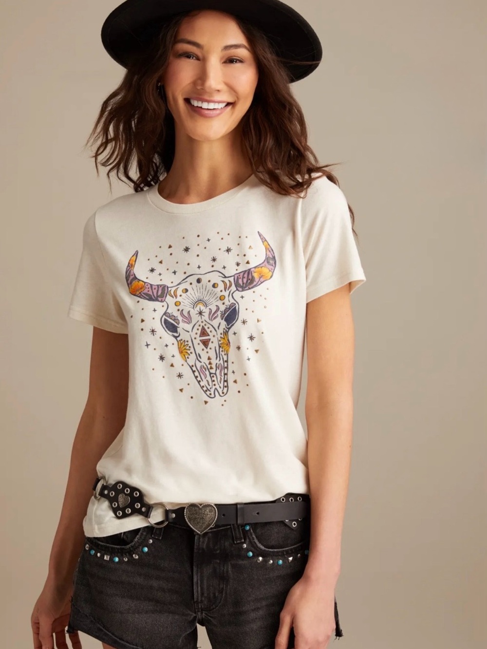 Lucky Brand Women’s Classic Crew Cream Graphic Tee with Steer Skull Size M